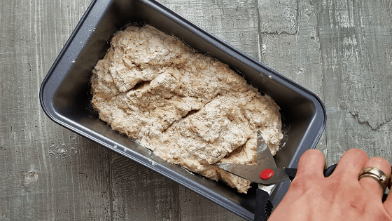 Schnelles Brot ohne Hefe: Buttermilch-Chia-Brot - Bild 3