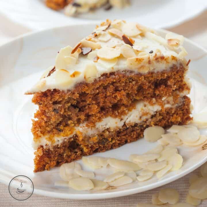 Saftiger Karottenkuchen - schnell & vegan